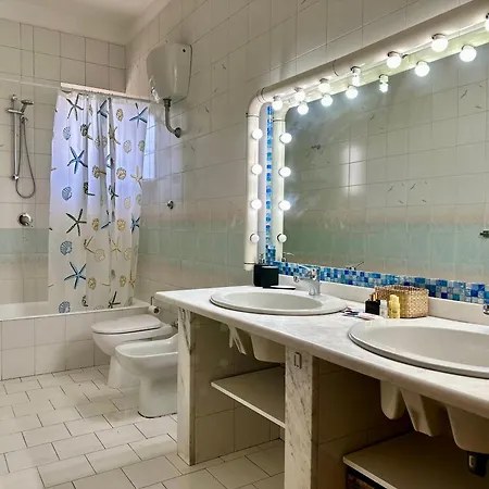 B&B Holiday Couette-café