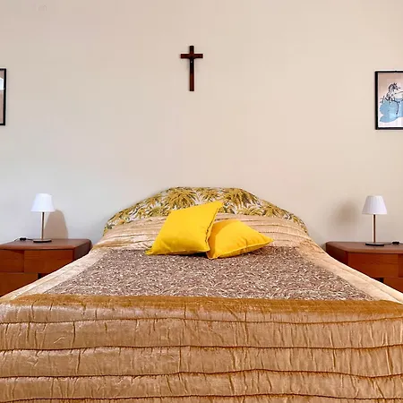 B&B Holiday Couette-café 3*