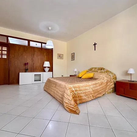 B&B Holiday Couette-café 3*