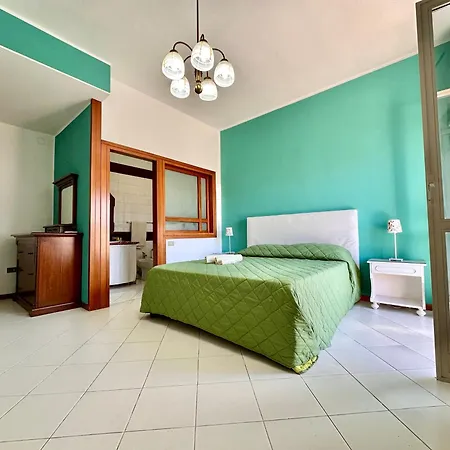 B&B Holiday Couette-café 3*