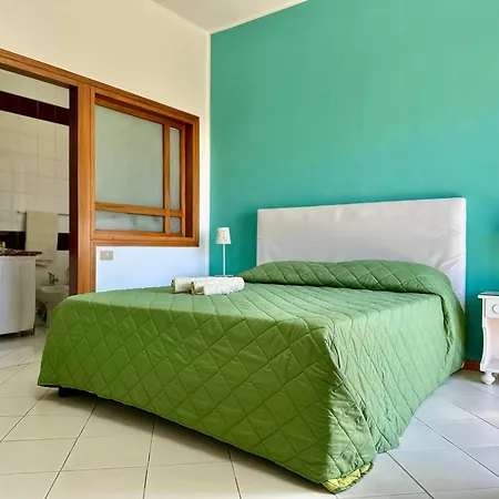 B&B Holiday Couette-café 3*