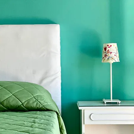 B&B Holiday Couette-café 3*