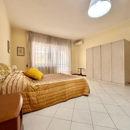Nocleg ze śniadaniem B&B Holiday *